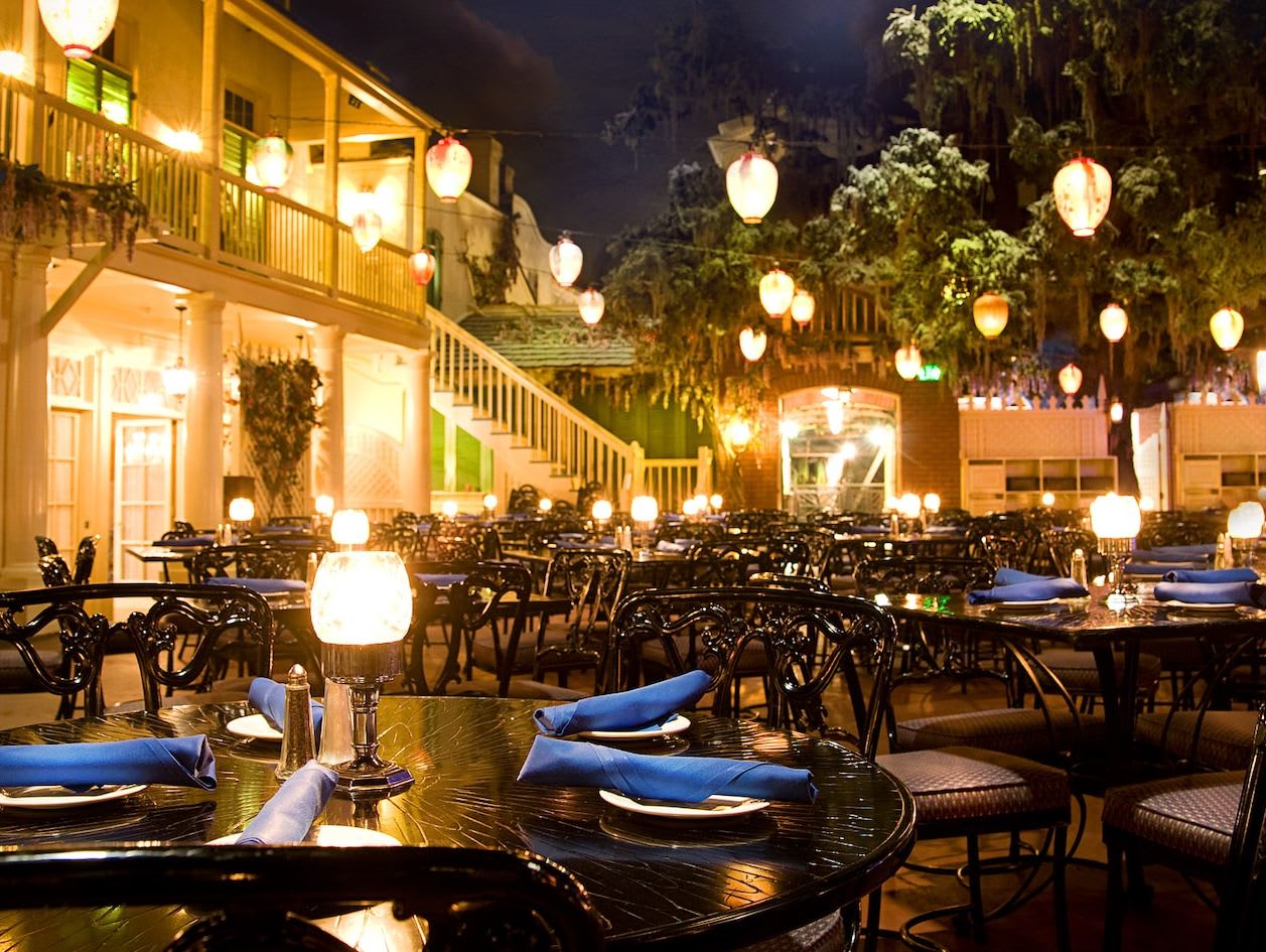 blue-bayou-restaurant-00