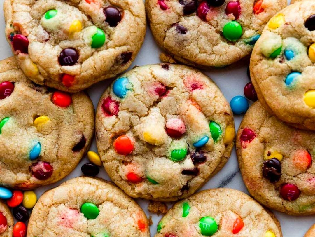 Mami Mia Personality Quiz M&M chip cookies