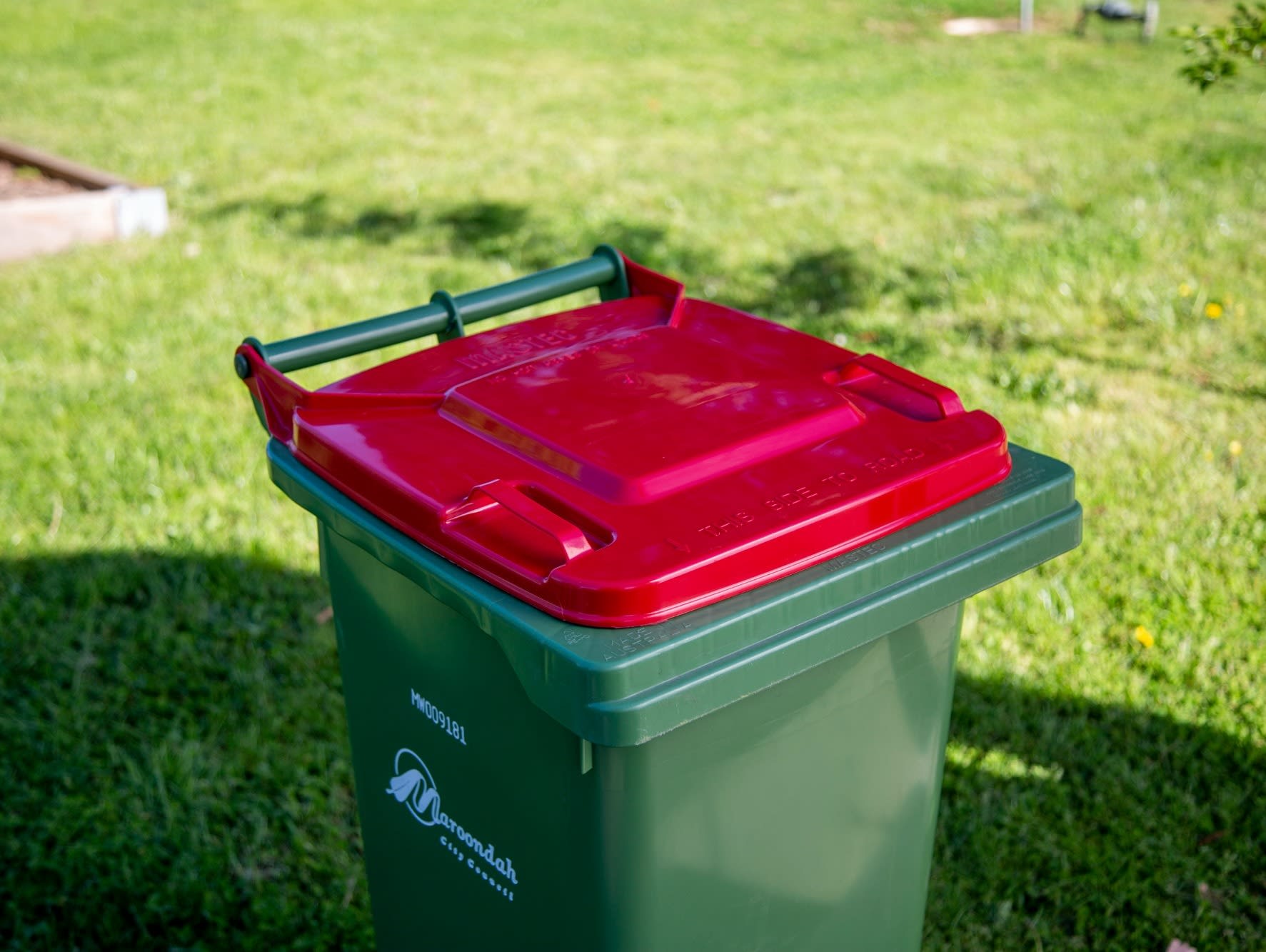 household-bins-curb1010
