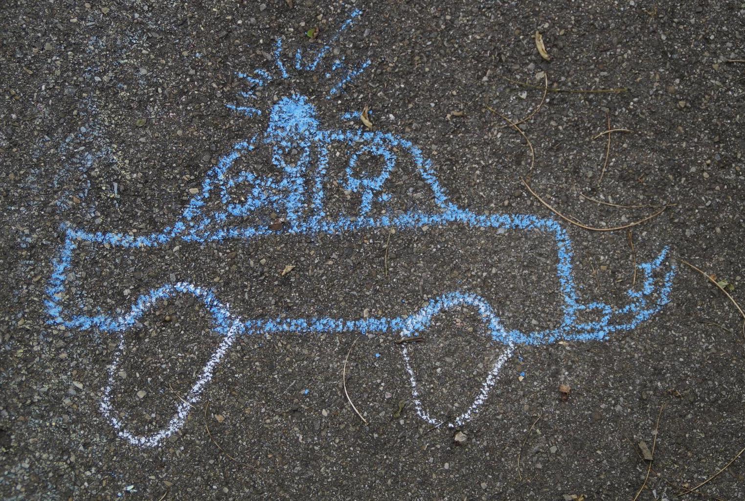 Kriidiga joonistatud politseiauto