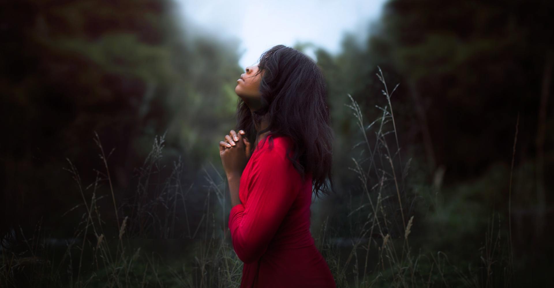 woman praying
