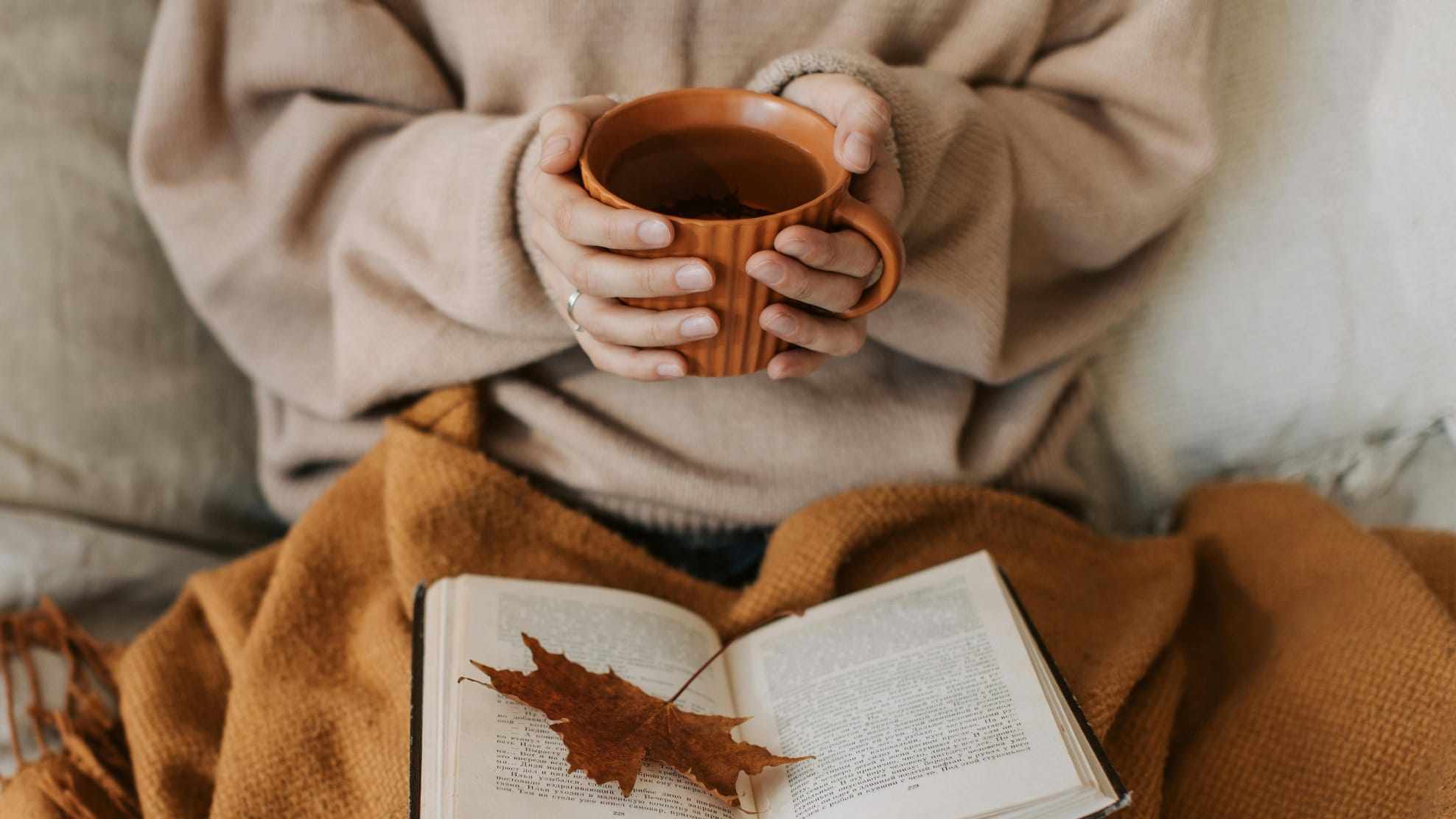 introvert pexels-vlada-karpovich-9969147