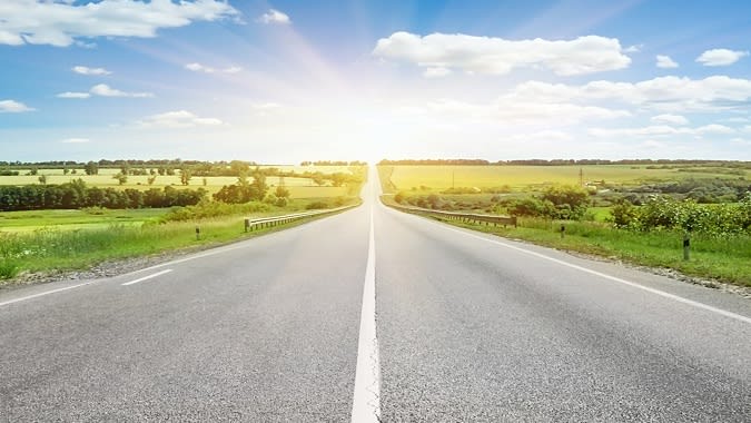 Middle_Road_AdobeStock_68190969