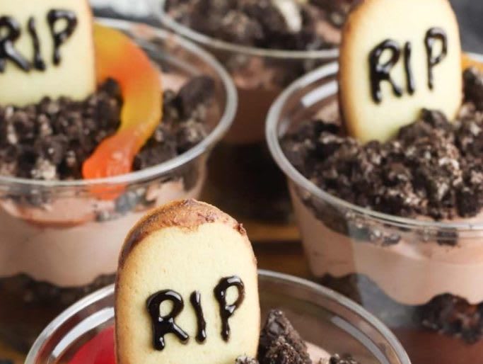 Halloween-oreo-dessert-683x1024