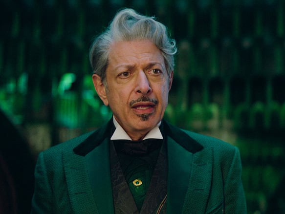 goldblum-makes-his-wizard-both-warm-and-menacing-1732233042