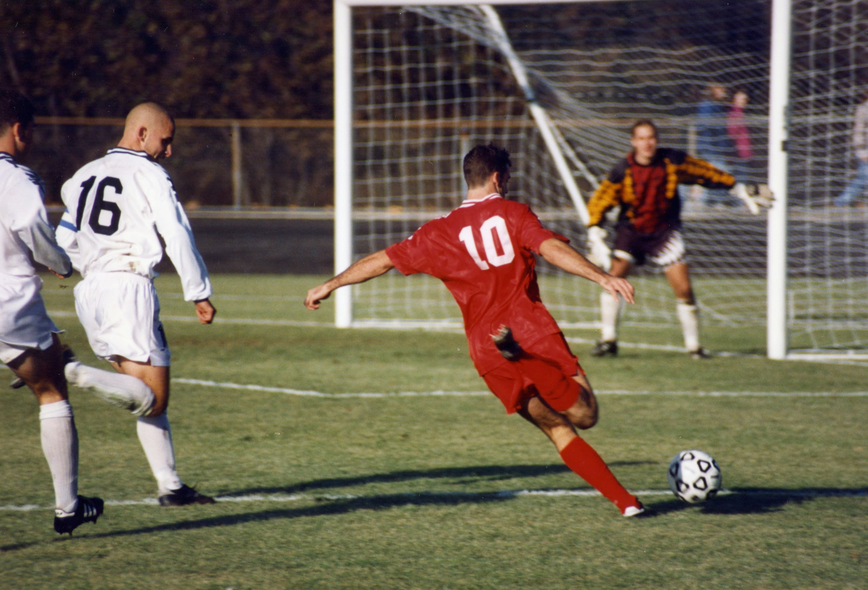 Football_in_Bloomington%2C_Indiana%2C_1995