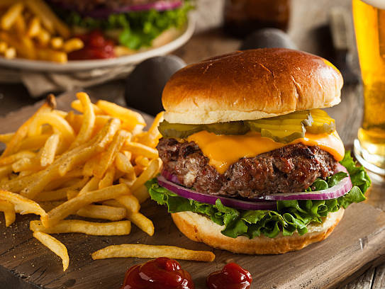 huge-grass-fed-bison-hamburger-with-chips-beer