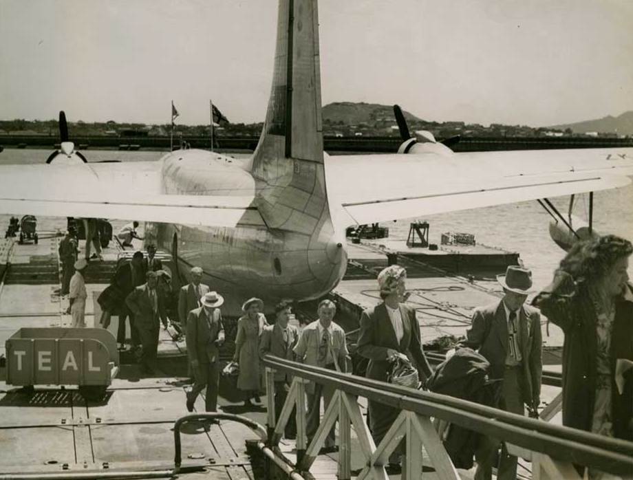 TEAL passengers in 1950
