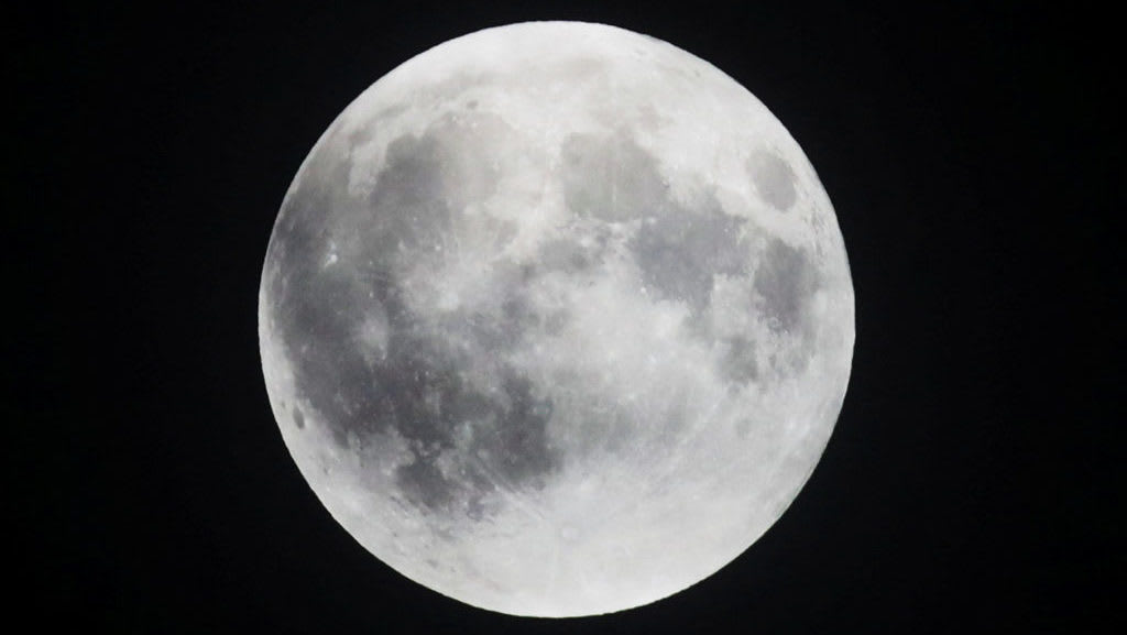 2024-09-18T061559Z_792418570_RC2S2AA5DAQM_RTRMADP_3_ECLIPSE-MOON-MEXICO-1024x693