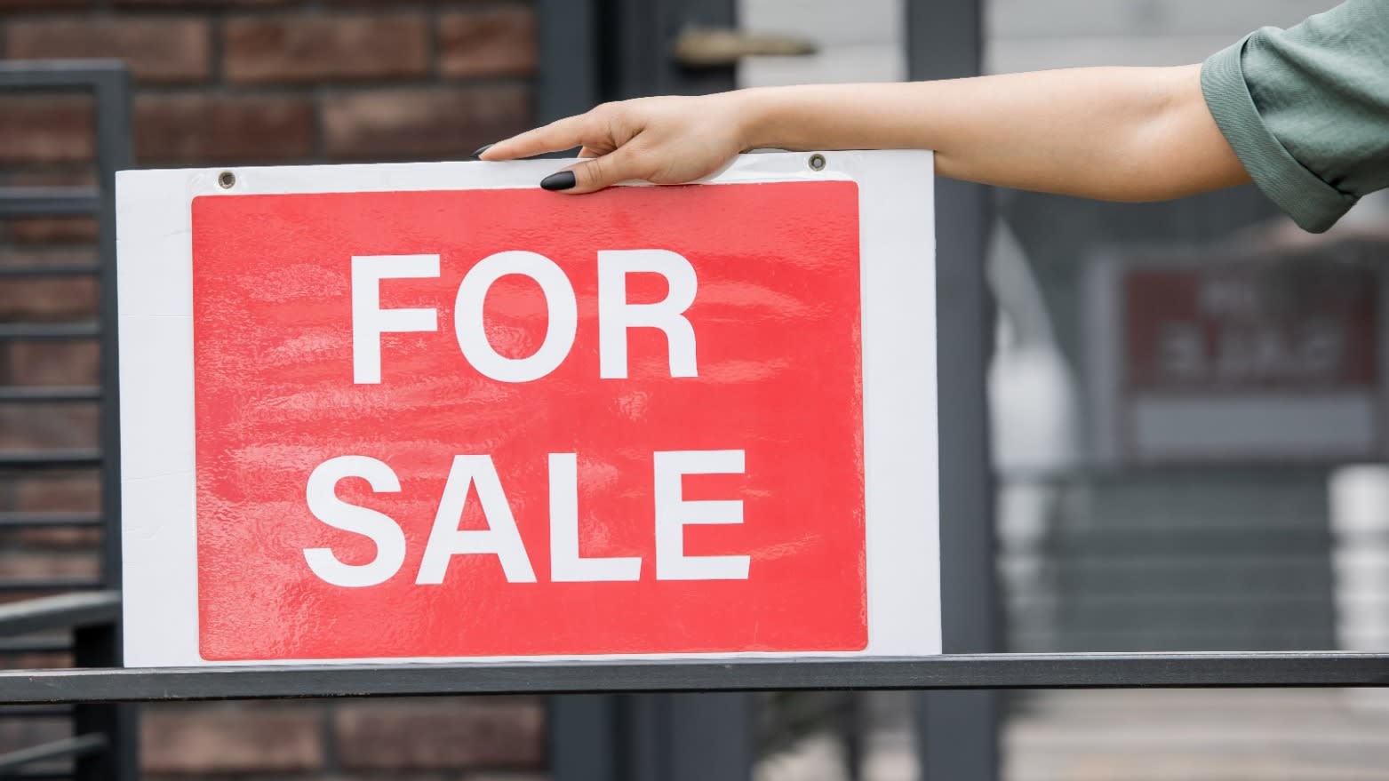 cropped-view-of-african-american-realtor-holding-s-2024-11-09-17-21-30-utc