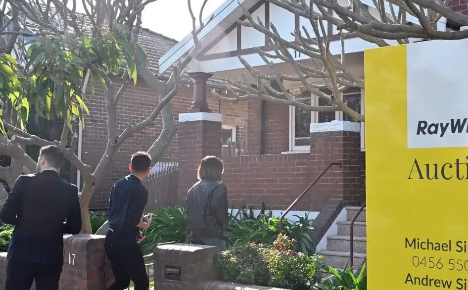 1782849959-auction-housing-house-prices-edm