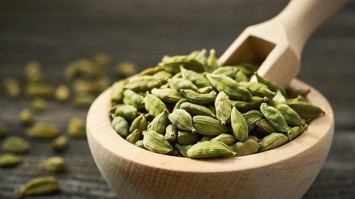 green-cardamomelaichi-6mm-small-spices-kitchen-shelf-698520_1200x1200