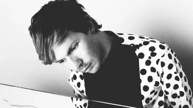 _98264798_beck2-crediteliotleehazel