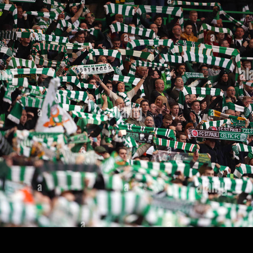 celtic-fans-sing-youll-never-walk-alone-before-the-ladbrokes-scottish-HTJNAT
