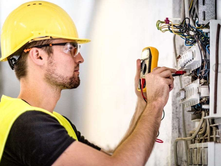 electrical-equipment-maintenance-1024x683