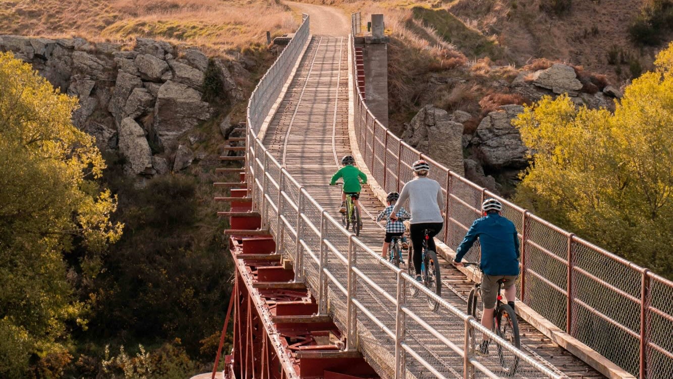 COTR_RailTrailFamily_007