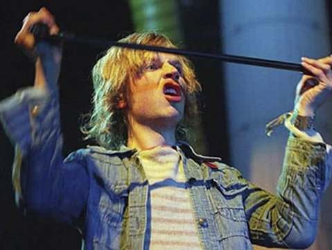 beck-performing-live-in-phoenix-in-july-of-1996-v0-bs7svtd9k72e1