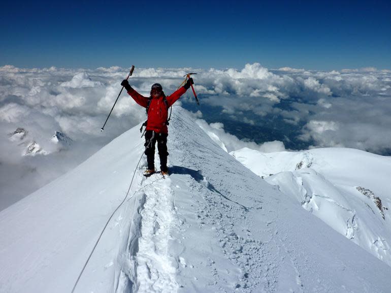 AMin3_86-alpiniste-sommet-mont-blanc
