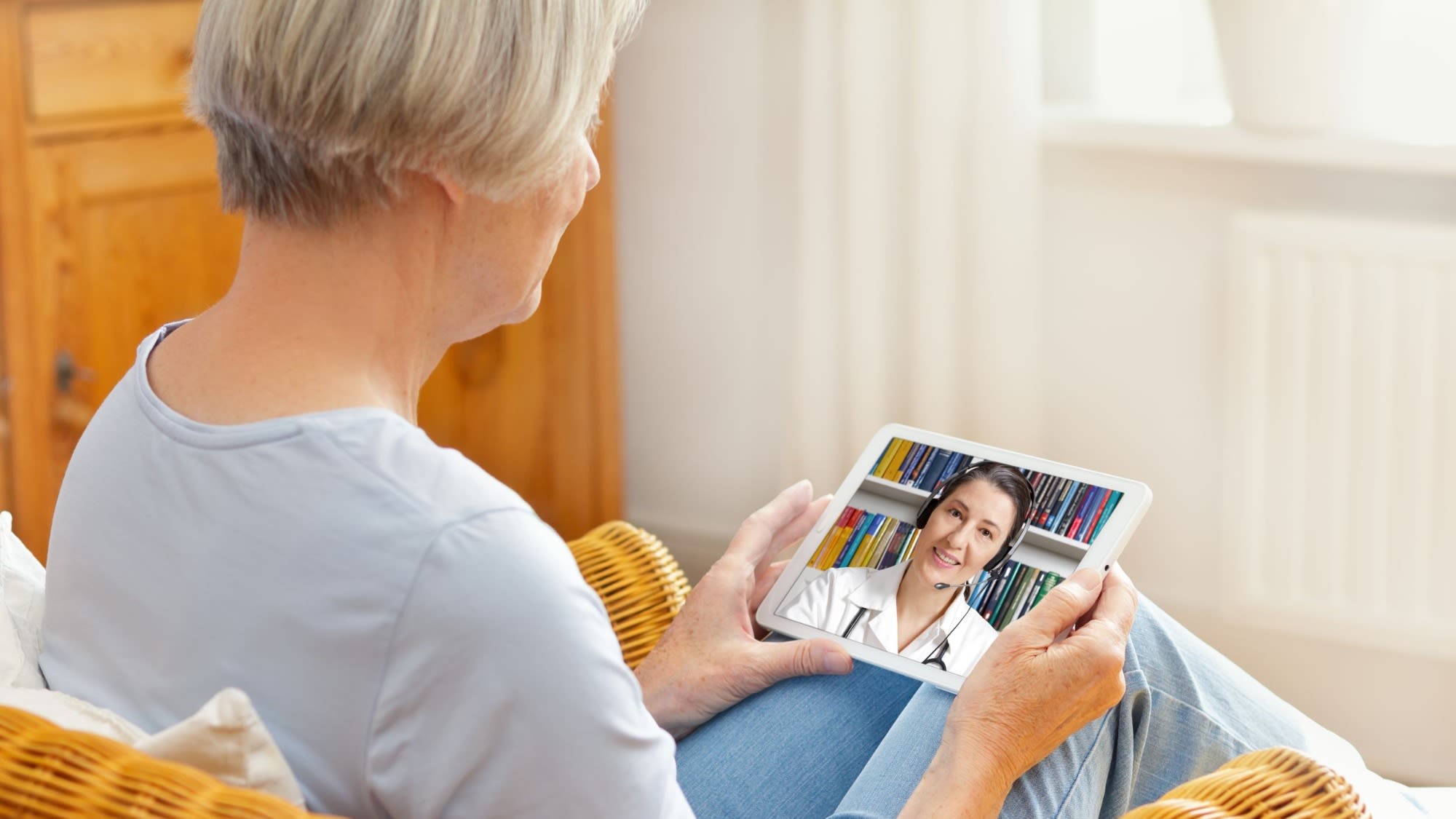 Women_docter_telemedicine shutterstock_1508951072