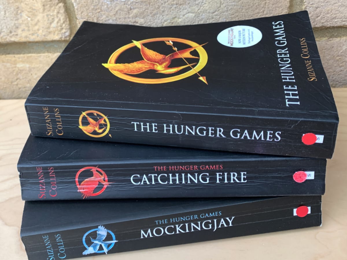 the-hunger-games-stack-3