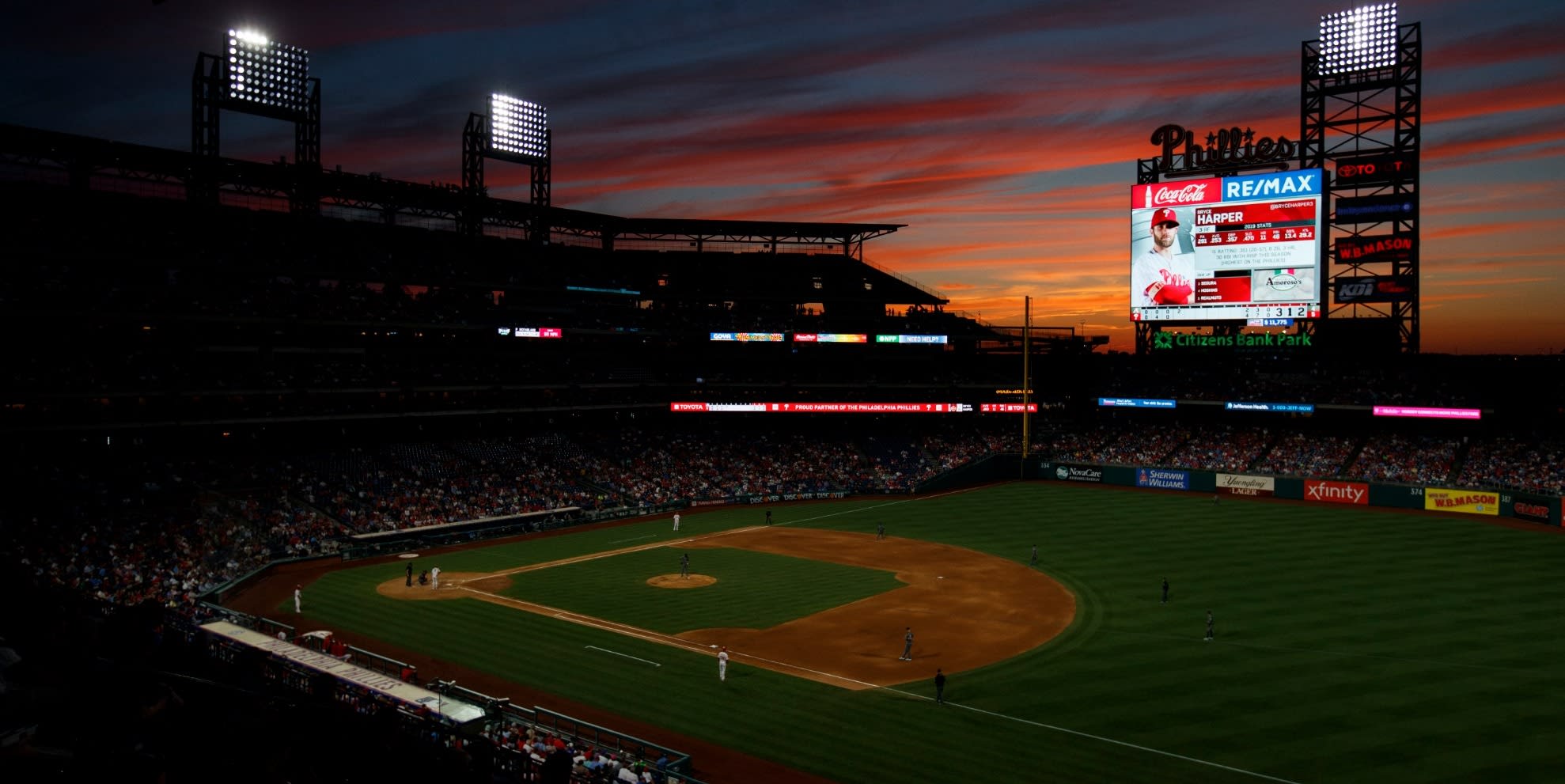 People You'll See at a Philadelphia Phillies Game at Citizens Bank Park -  Thrillist