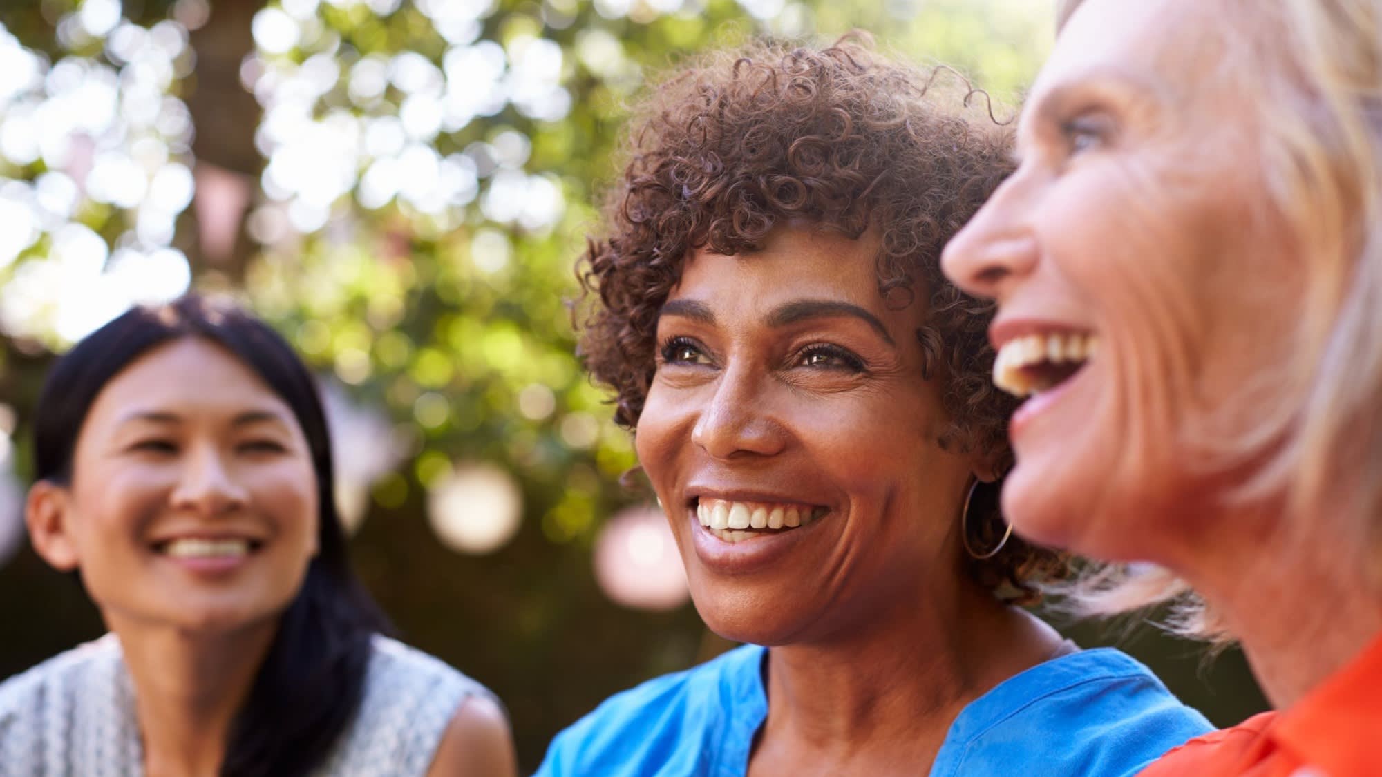 Group_women_shutterstock_583329955