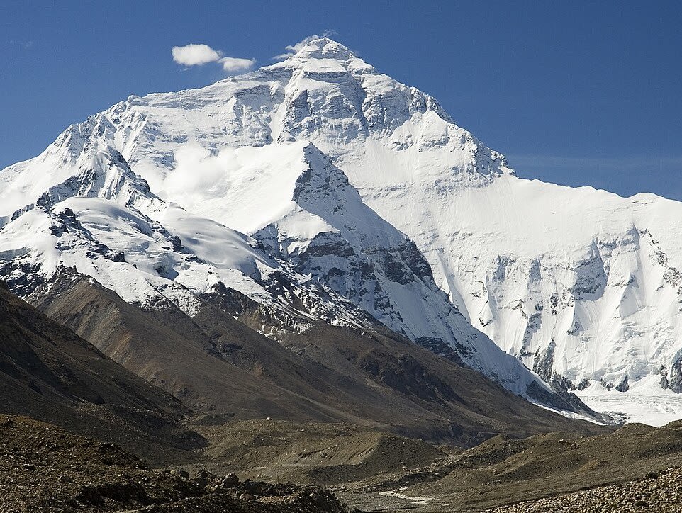 1280px-Everest_North_Face_toward_Base_Camp_Tibet_Luca_Galuzzi_2006