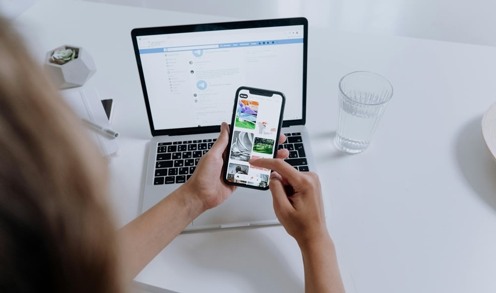 pexels-cottonbro-5077393