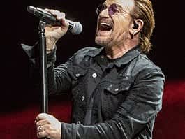265px-Bono_singing_in_Indianapolis_on_Joshua_Tree_Tour_2017_9-10-17